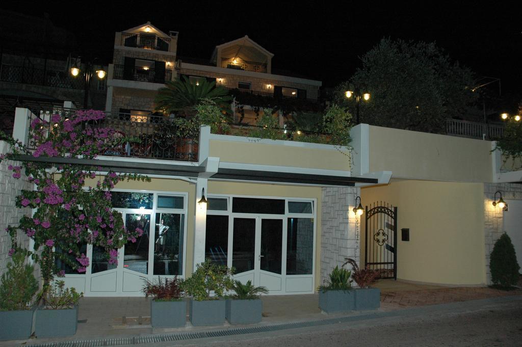 Apartments Balic Sveti Stefan Ngoại thất bức ảnh