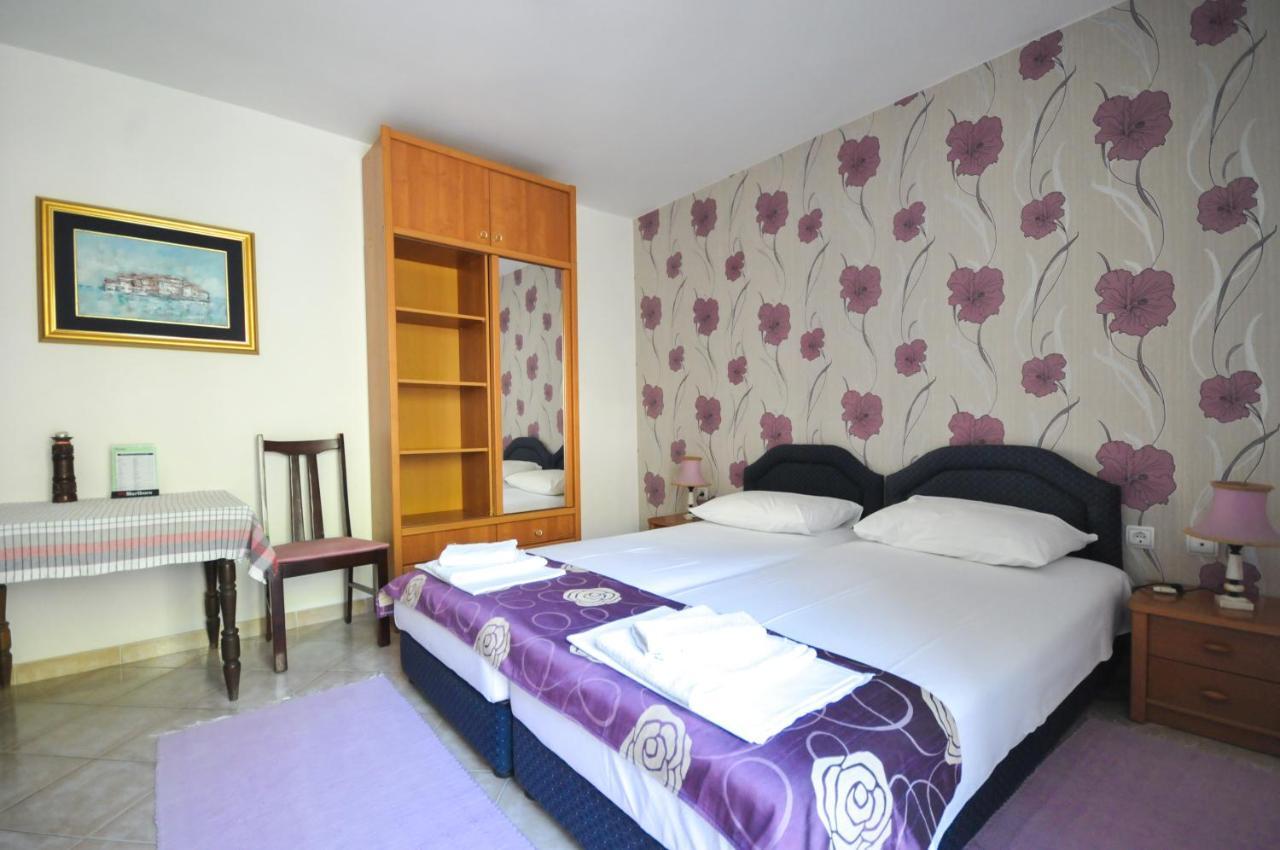 Apartments Balic Sveti Stefan Ngoại thất bức ảnh