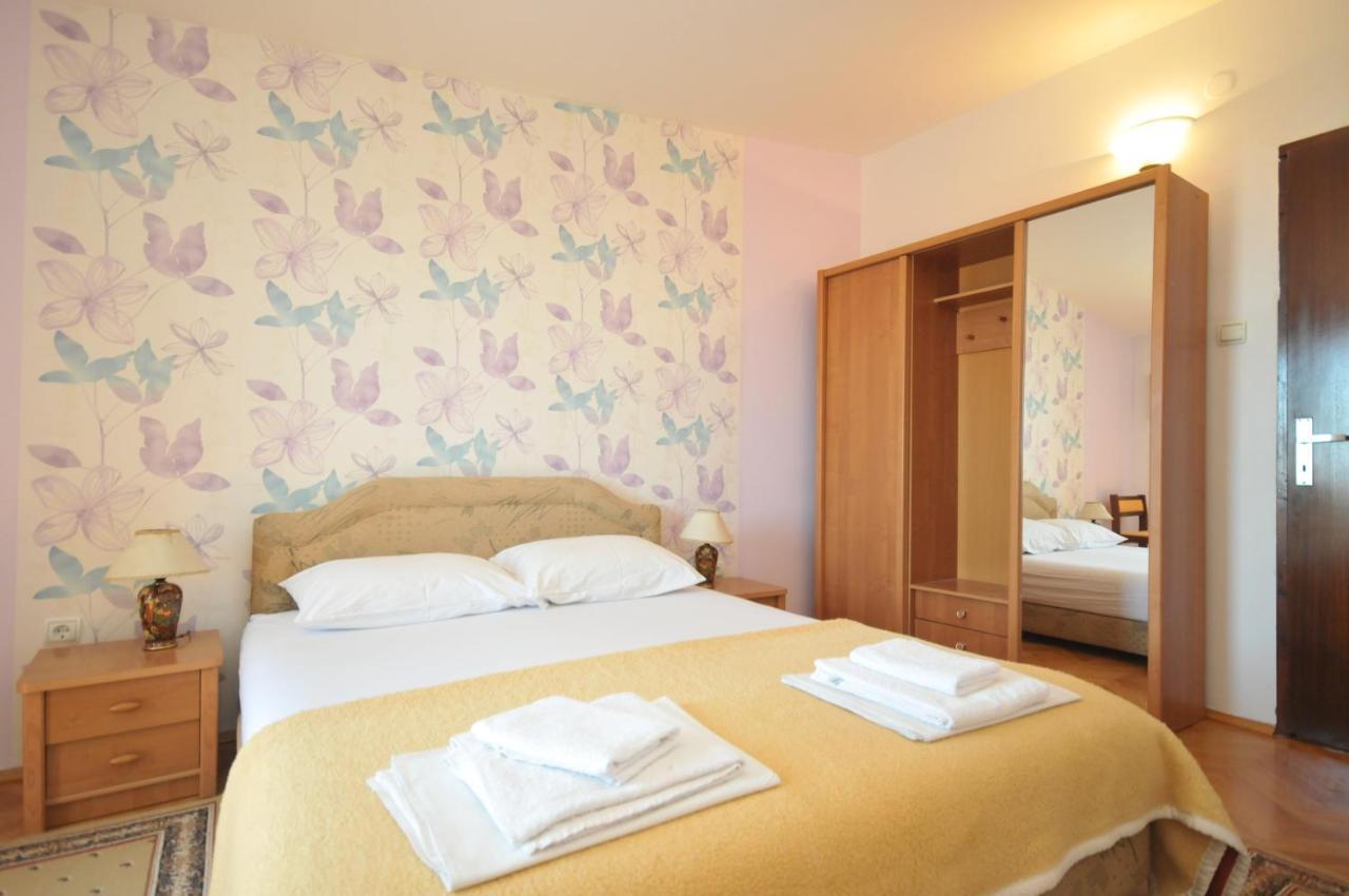 Apartments Balic Sveti Stefan Ngoại thất bức ảnh