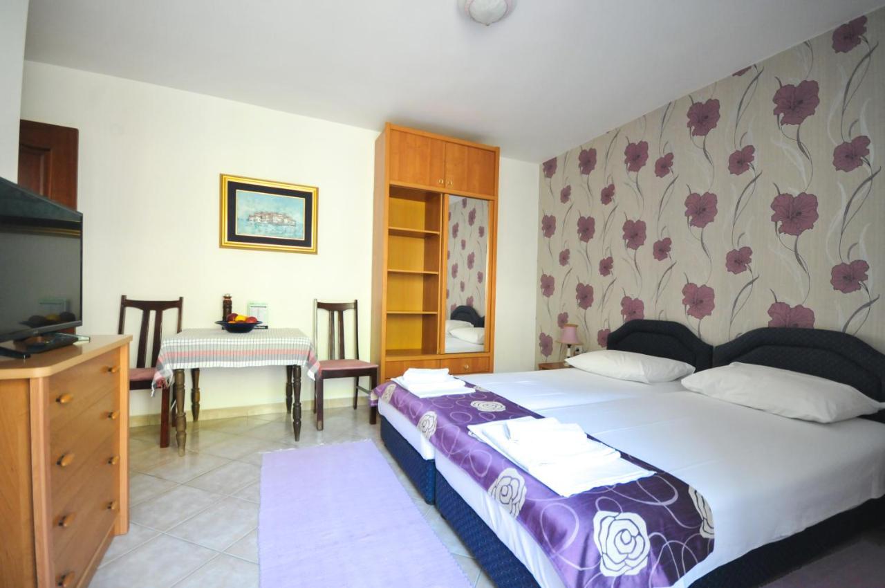 Apartments Balic Sveti Stefan Ngoại thất bức ảnh