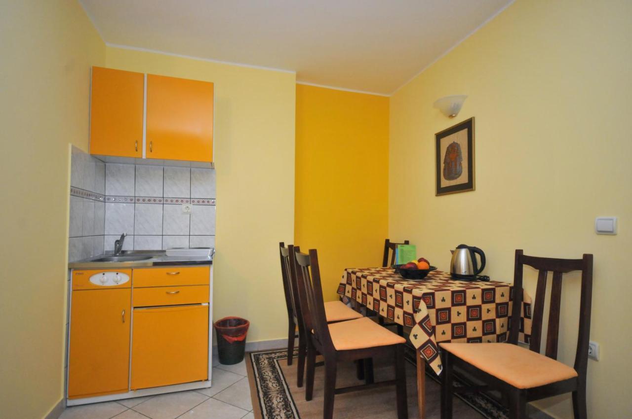Apartments Balic Sveti Stefan Ngoại thất bức ảnh