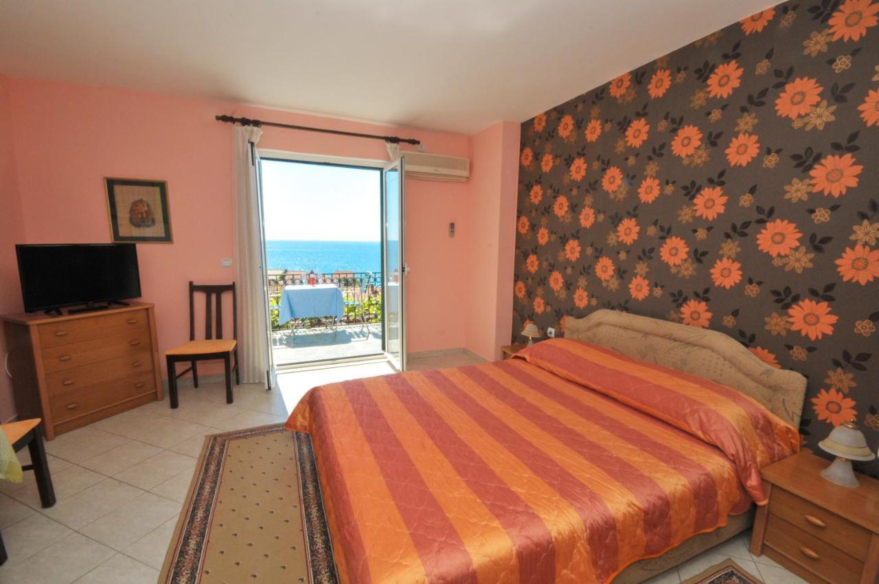 Apartments Balic Sveti Stefan Ngoại thất bức ảnh