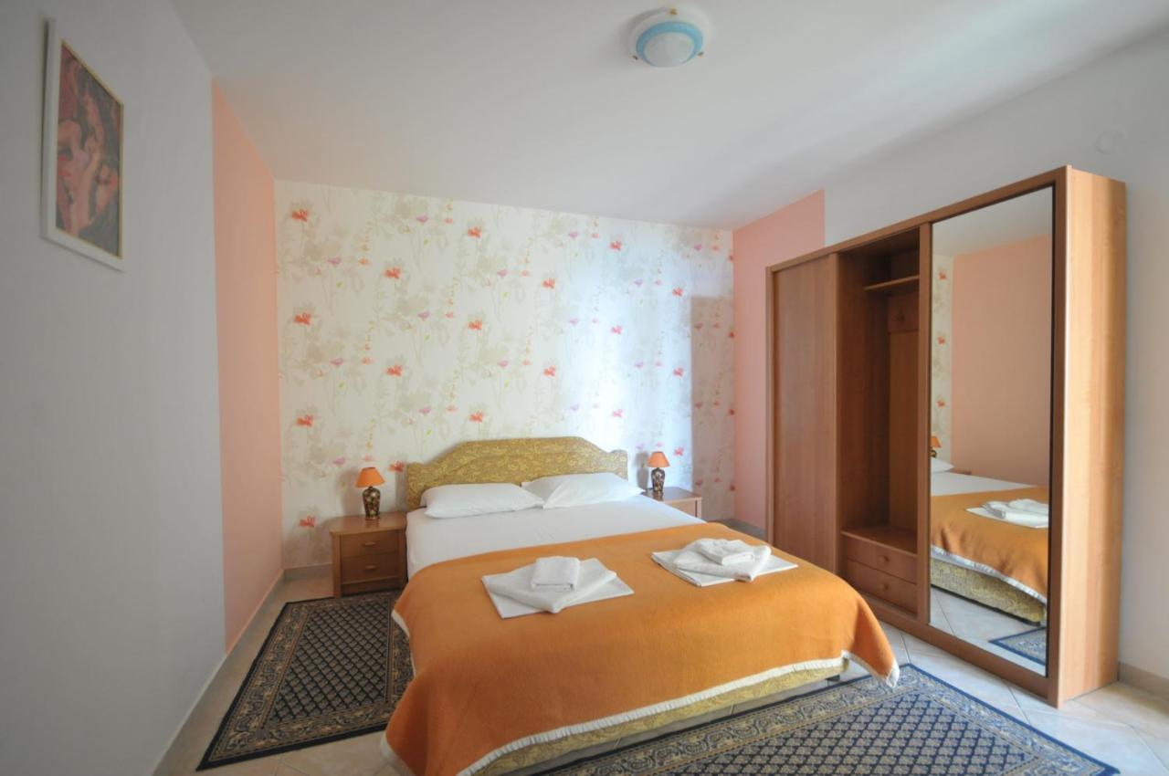 Apartments Balic Sveti Stefan Ngoại thất bức ảnh